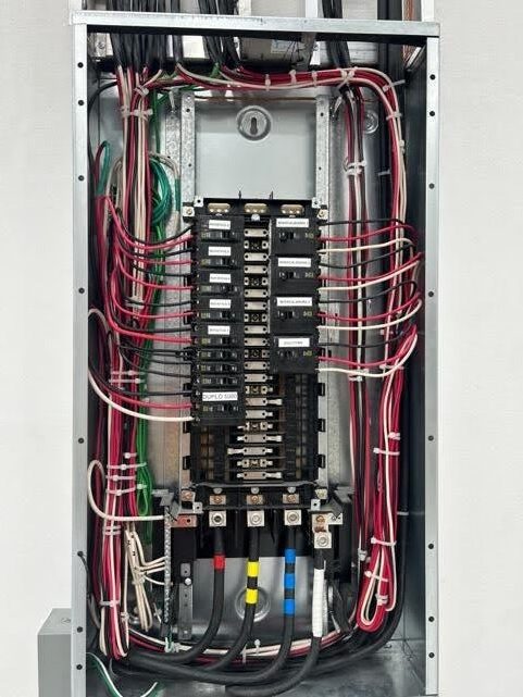 En todos los servicios electricos, estamos capacitados para brindarte el mejor servicio.